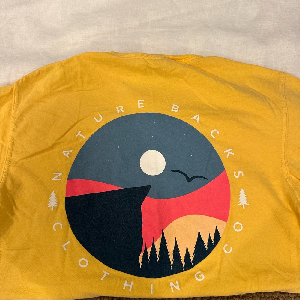 Nature Backs Women's Yellow Short Sleeve Tee